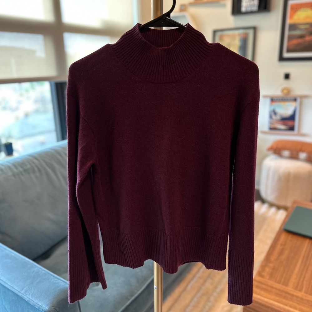 Banana Republic Women's Over Sized Burgundy Cashmere Sweater - XS